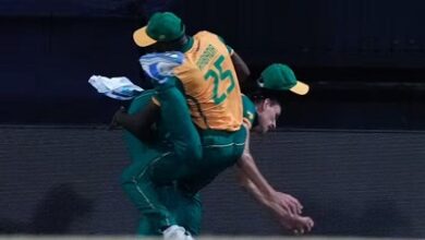 फील्डिंग के दौरान आपस में टकराकर गिरे रबाडा-यानसेन