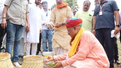 मुख्यमंत्री साय दिखे किसान की भूमिका में 