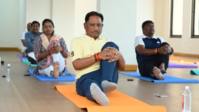 आईआईएम में मुख्यमंत्री विष्णु देव साय ने मन्त्रीमंडल के साथ किया योगाभ्यास