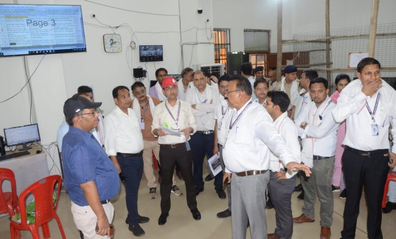 ऑब्जर्वर सहित जिला निर्वाचन अधिकारी ने किया मतगणना स्थल का लिया जायजा
