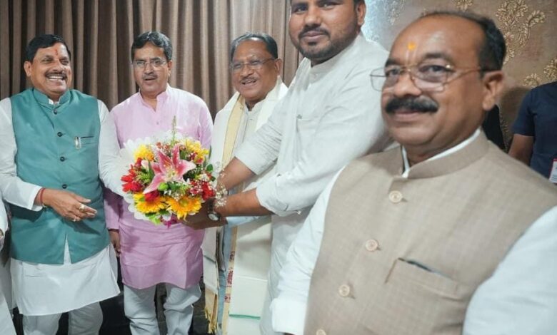 मुख्यमंत्री पहुंचे भुवनेश्वर, ओडिशा के नए मुख्यमंत्री  मोहन चरण माझी के शपथ ग्रहण समारोह में होंगे शामिल