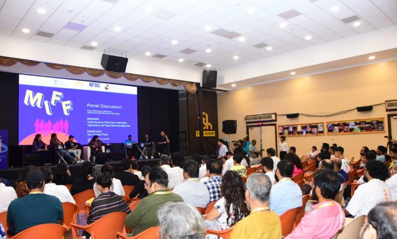 यूट्यूब जैसे प्लेटफ़ॉर्म ने कंटेंट के सृजन को बनाया लोकतांत्रिक यूट्यूब जैसे प्लेटफ़ॉर्म ने कंटेंट के सृजन को बनाया लोकतांत्रिक