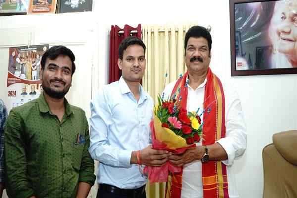 खाद्य मंत्री ने अनुराग राजपूत के डीएसपी चयनित होने पर दी बधाई