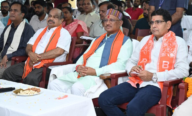 सीएम साय पहुँचे जैन दादा बाड़ी, ‘नारायण लिम्ब एवं फिटमेंट शिविर’ में होंगे शामिल