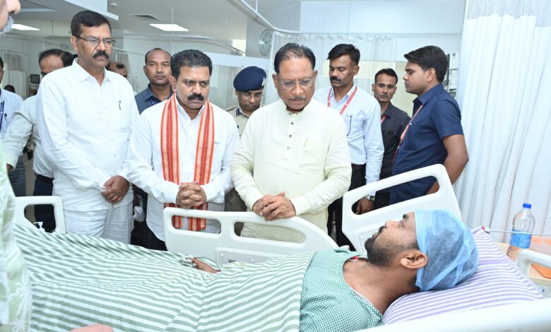 नक्सल मुठभेड़ में घायल जवान का हौसला बुलंद, कहा – ठीक होते ही और मारूंगा