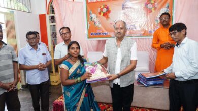 सफाई मित्रों का सम्मान प्रत्येक नागरिक का कर्तव्य : बृजमोहन सफाई मित्रों का सम्मान प्रत्येक नागरिक का कर्तव्य : बृजमोहन