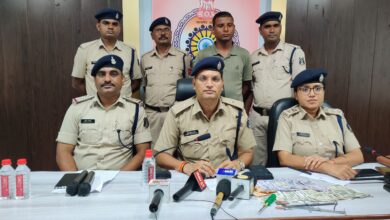 एटीएम में पट्टी फसाकर पैसा चोरी, आरोपी गिरफ्तार