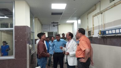 मलेरिया व डायरिया पीड़ित मरीजों को देखने सिम्स और जिला अस्पताल पहुंचे कलेक्टर