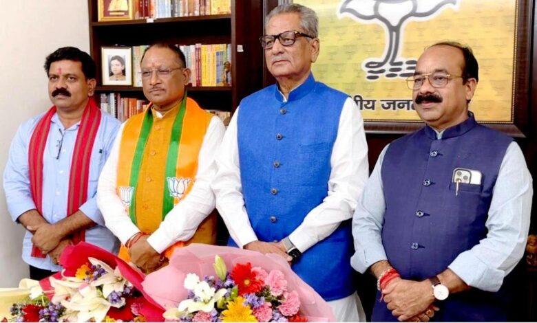 मुख्यमंत्री साय ने सिक्किम के नव नियुक्त राज्यपाल ओमप्रकाश माथुर को दी बधाई मुख्यमंत्री साय ने सिक्किम के नव नियुक्त राज्यपाल ओमप्रकाश माथुर को दी बधाई