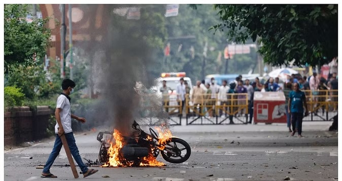 बांग्लादेश हिंसा में अब तक 32 की मौत