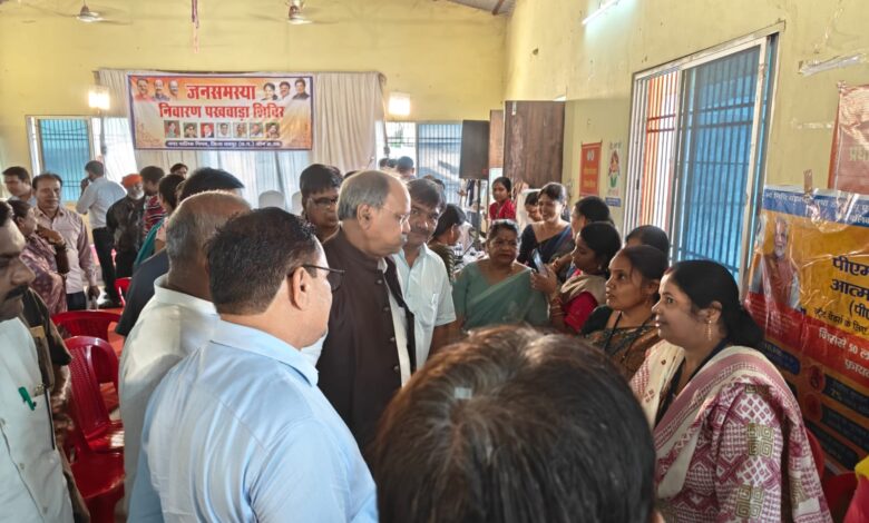 सांसद बृजमोहन अग्रवाल पहुंचे जोन 6 के जनसमस्या निवारण शिविर में