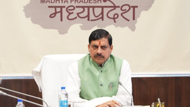 मुख्यमंत्री डॉ. यादव ने यवतमाल के दीनदयाल प्रबोधिनी में रोपा पौधा