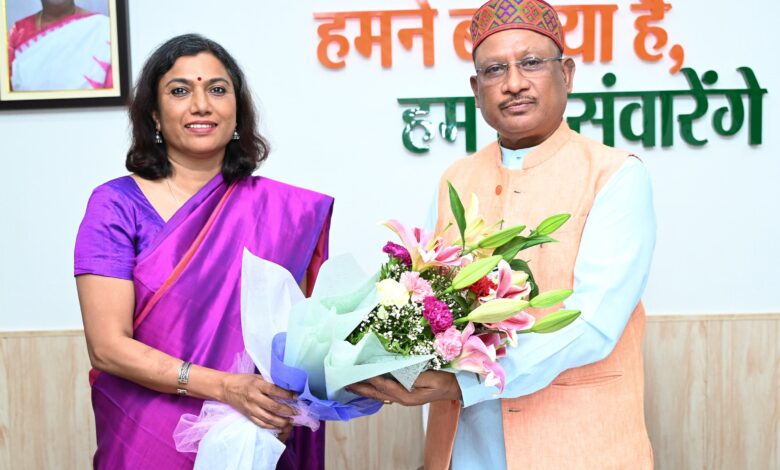 रेलवे के महाप्रबंधक नीनु इटियेरा ने मुख्यमंत्री से की भेंट