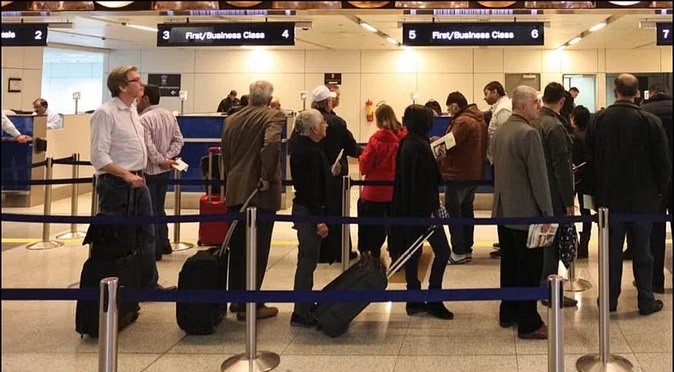 लेबनान के बेरूत एयरपोर्ट पर उड़ानें रद्द, जाने वजह