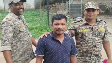 डिप्टी कमांडर व 5 लाख के इनामी नक्सली ने किया आत्मसमर्पण