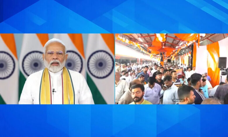 PM ने वीडियो कॉन्फ्रेंसिंग के जरिए 3 नई वंदे भारत ट्रेनों का उद्घाटन