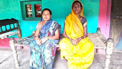 दूर हो जाती है उदासी, जब सास-बहू के खाते में आती है राशि