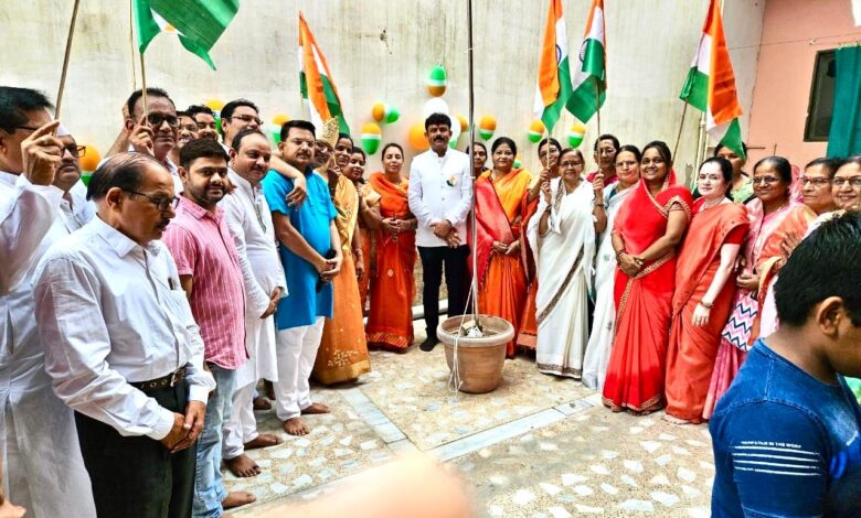 डीडी नगर जैन मंदिर में लहराया तिरंगा