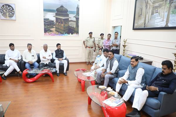 मुख्यमंत्री ने इंदौर में बारिश में सड़कों पर जल निकासी प्रबंधन के लिए दिये निर्देश