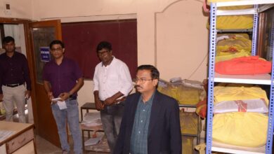 संभागायुक्त पहुंचे शासकीय कार्यालयों में, 25 से अधिक अनुपस्थित अधिकारी-कर्मचारियों को नोटिस जारी करने के निर्देश संभागायुक्त पहुंचे शासकीय कार्यालयों में, 25 से अधिक अनुपस्थित अधिकारी-कर्मचारियों को नोटिस जारी करने के निर्देश