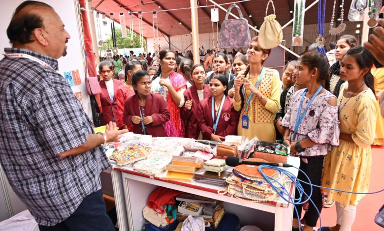 दिव्य कला मेला: दिव्यांग उद्यमियों के सामर्थ्य को सशक्त करता एक मंच