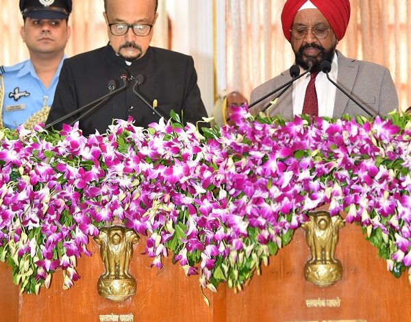 राज्यपाल ने न्यायमूर्ति इंदर सिंह उबोवेजा को दिलाई प्रमुख लोकायुक्त पद की शपथ