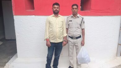 अवैध रूप से महुआ शराब रखने वाले पर कार्यवाही अवैध रूप से महुआ शराब रखने वाले पर कार्यवाही