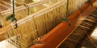 वस्त्र मंत्रालय राष्ट्रीय हथकरघा विकास कार्यक्रम और कच्चा माल आपूर्ति योजना लागू