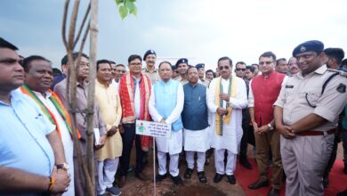 मुख्यमंत्री देव साय ने “एक पेड़ मां के नाम” अभियान के तहत किया वृक्षारोपण