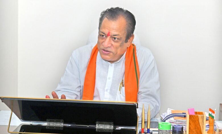 पशुपालन मंत्री ने हाइवे पर पशुओं का विचरण रोकने करने के लिए व्यवस्थाएं सुनिश्चित करने के दिये निर्देश