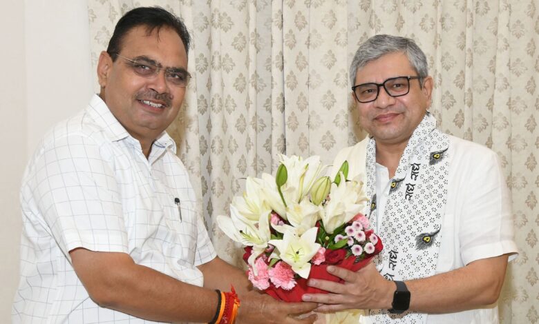 CM भजनलाल शर्मा की केंद्रीय मंत्री श्री अश्विनी वैष्णव से शिष्टाचार भेंट