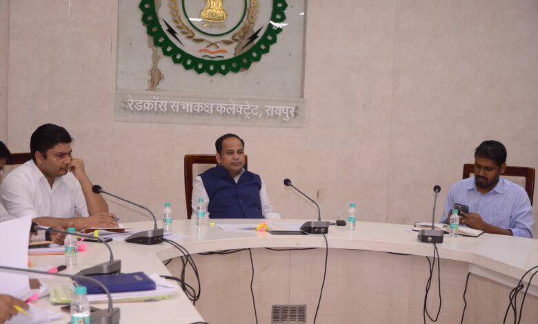 अवैध उत्खनन और परिवहन पर रखें निगरानी और सूचना मिलते ही मौके पर करें कार्रवाई : कलेक्टर