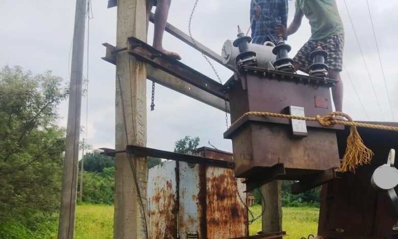 बगिया स्थित मुख्यमंत्री कैंप कार्यालय से मिल रही हैं ग्रामीणों को सुविधाएं बगिया स्थित मुख्यमंत्री कैंप कार्यालय से मिल रही हैं ग्रामीणों को सुविधाएं