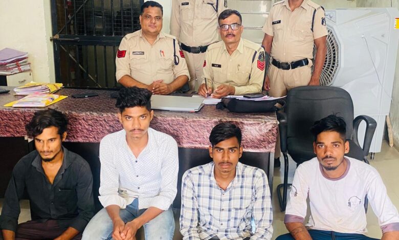चाकू बाजी करने वाले पांच आरोपी गिरफ्तार