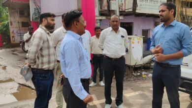 आयुक्त ने मौदहापारा की गलियों की सफाई व्यवस्था देखी