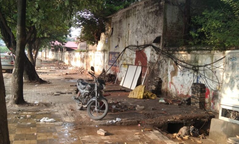 सालेम स्कूल के सामने से हटाए अवैध कब्जा