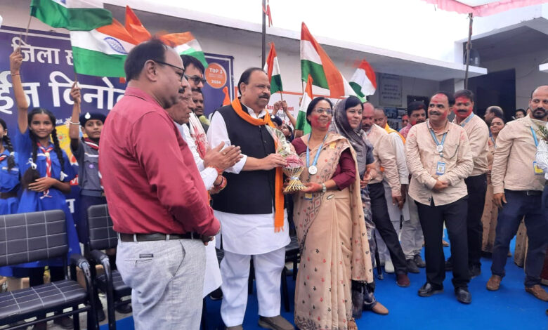 रतलाम का सीएम राइज स्कूल विश्व के सर्वश्रेष्ठ स्कूल पुरस्कार के फाइनलिस्ट में रतलाम का सीएम राइज स्कूल विश्व के सर्वश्रेष्ठ स्कूल पुरस्कार के फाइनलिस्ट में