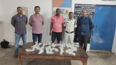 अवैध रूप से शराब बिक्री करने वालों पर पुलिस का प्रहार