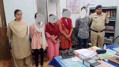 लड़कों ने की लड़कियों पर कमेंट फिर उपजा विवाद, केस दर्ज