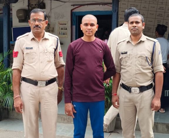 बलात्कार के आरोपी ने जमानत मिलने पर पहुंचा पीड़िता के घर, केस वापस लेने की धमकी देकर की मारपीट बलात्कार के आरोपी ने जमानत मिलने पर पहुंचा पीड़िता के घर, केस वापस लेने की धमकी देकर की मारपीट