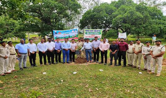 शहरी इलाके में हरियाली बढ़ाने 100 नगर वन का 100 दिन का किया हासिल लक्ष्य