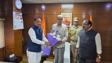 छत्तीसगढ़ के मुख्यमंत्री साय ने छत्तीसगढ़ भवन में राज्यपाल से की मुलाकात छत्तीसगढ़ के मुख्यमंत्री साय ने छत्तीसगढ़ भवन में राज्यपाल से की मुलाकात