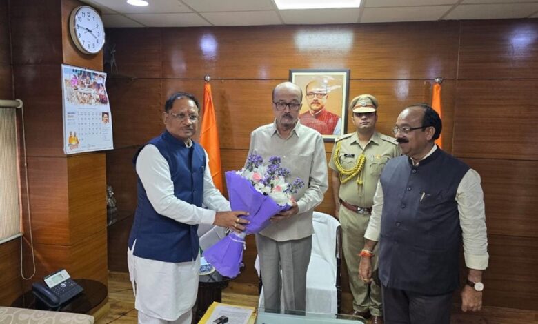 छत्तीसगढ़ के मुख्यमंत्री साय ने छत्तीसगढ़ भवन में राज्यपाल से की मुलाकात