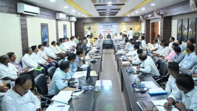 लोगों की समस्याओं का निराकरण सर्वोच्च प्राथमिकता से करें : अरुण साव लोगों की समस्याओं का निराकरण सर्वोच्च प्राथमिकता से करें : अरुण साव