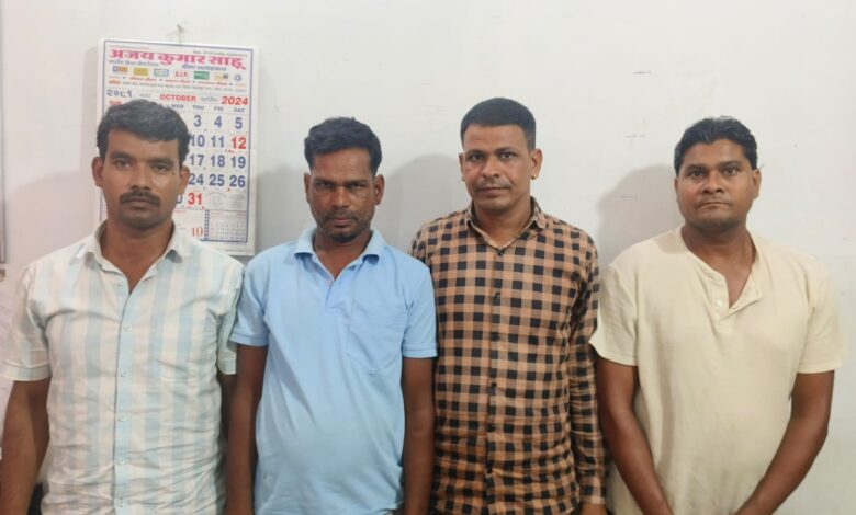 फरार जुआरी को पुलिस ने किया गिरफ्तार फरार जुआरी को पुलिस ने किया गिरफ्तार