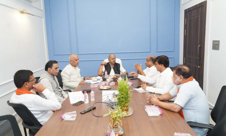 रायपुर दक्षिण उपचुनाव के लिए बृजमोहन ने ली उच्च स्तरीय बैठक