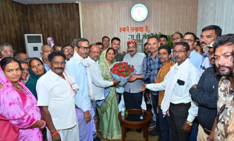 घुमका के ग्रामीणों की मांग पर उप मुख्यमंत्री अरुण साव ने दिया नगर पंचायत बनाने का आश्वासन