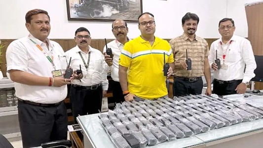 वॉकी-टॉकी से पकड़े जायंगे बिना टिकट यात्री