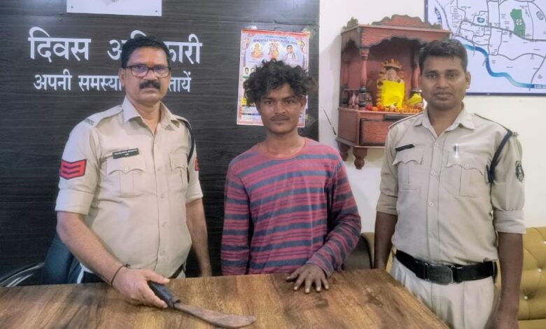 अशांति फैलाने वालों को पुलिस ने दबोचा अशांति फैलाने वालों को पुलिस ने दबोचा
