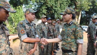 अचानक हॉकफोर्स कैम्प पहुंचे डीजीपी